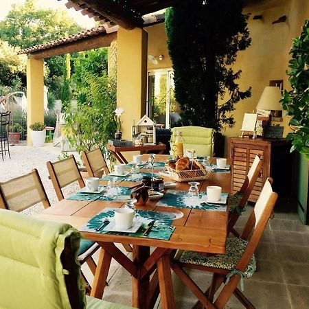 ヴナスク Le Mas Des Pierres Blanches Bed & Breakfast エクステリア 写真
