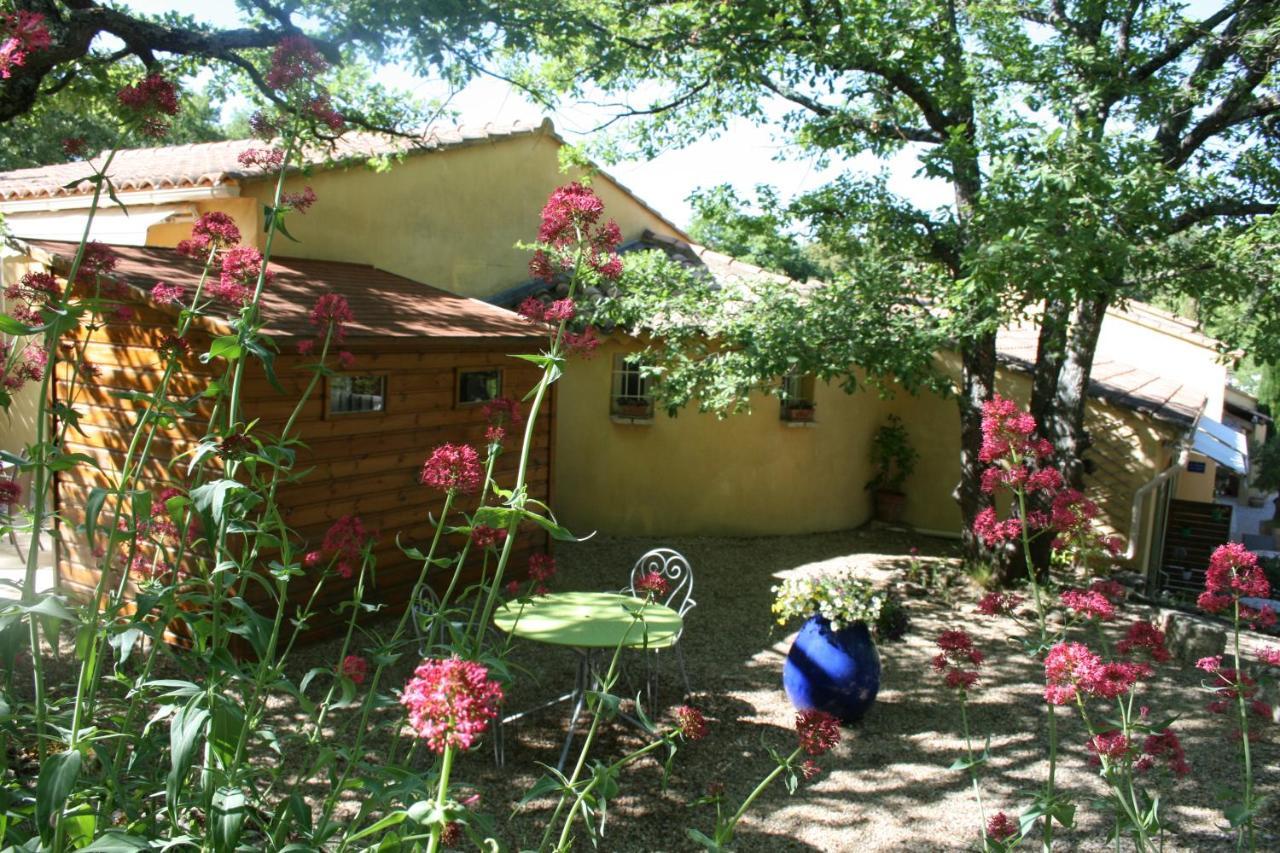 ヴナスク Le Mas Des Pierres Blanches Bed & Breakfast エクステリア 写真