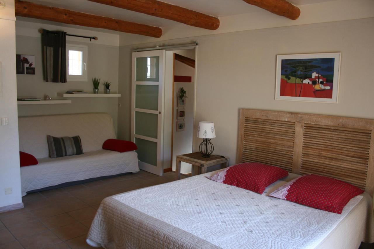 ヴナスク Le Mas Des Pierres Blanches Bed & Breakfast エクステリア 写真