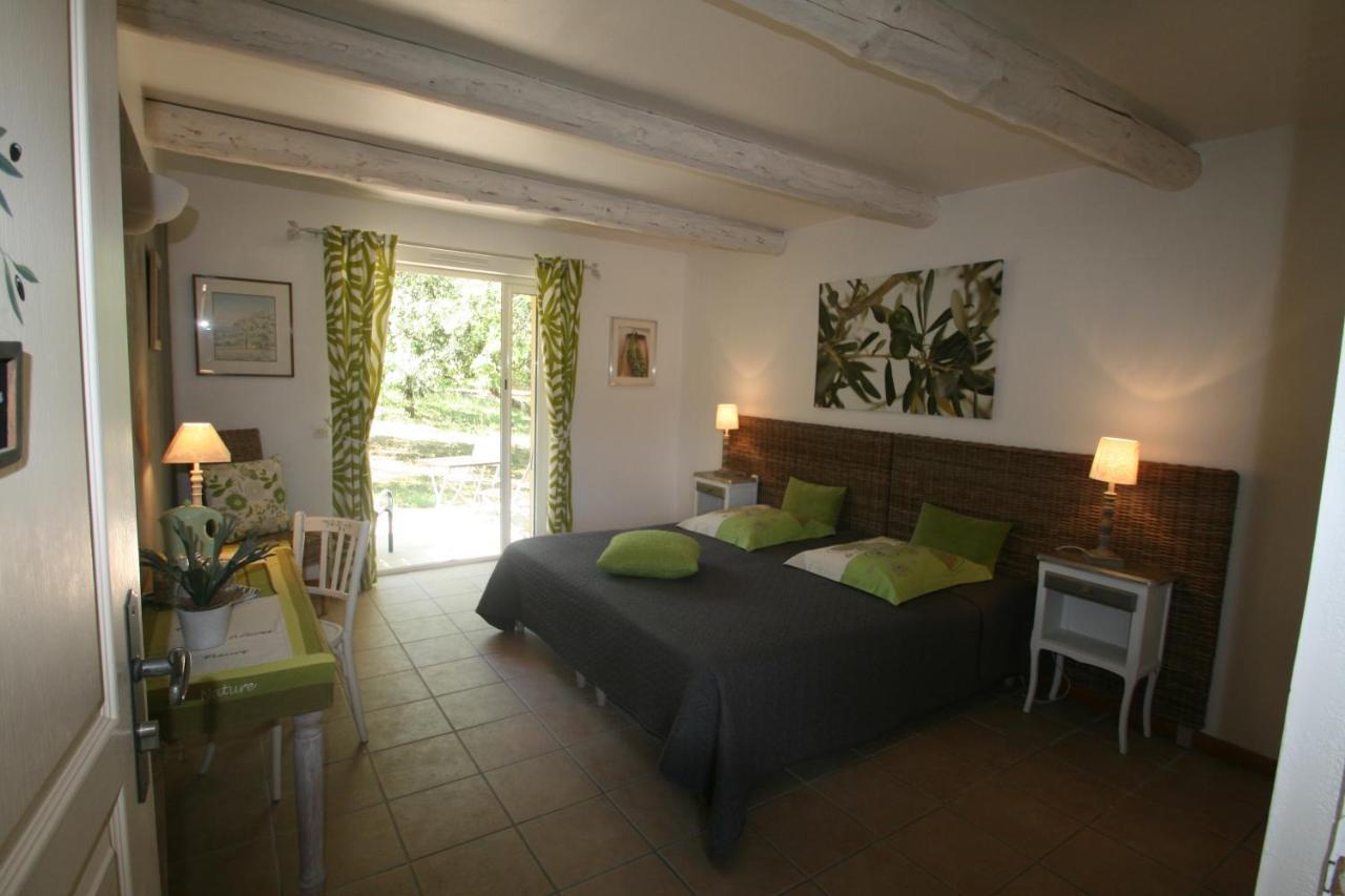 ヴナスク Le Mas Des Pierres Blanches Bed & Breakfast エクステリア 写真
